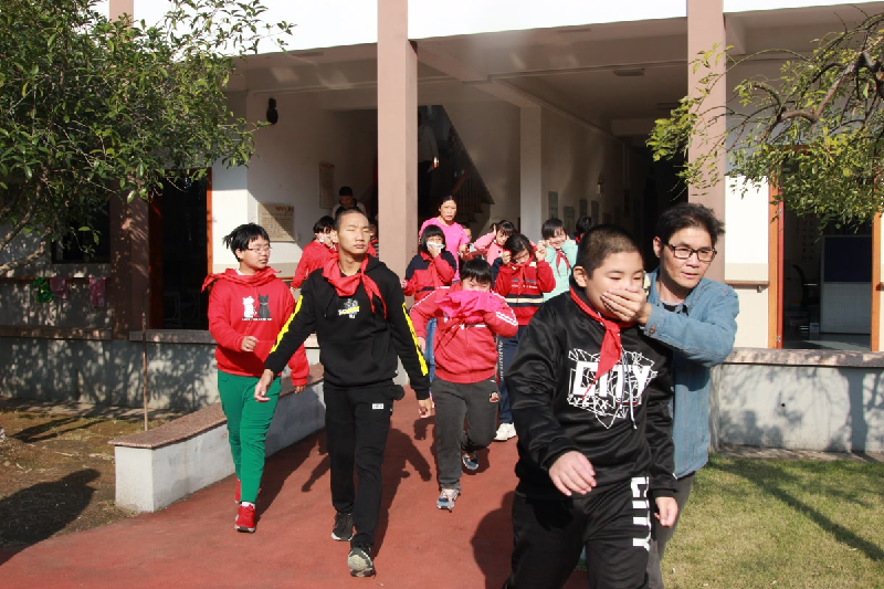消防安全永记心 ——青浦区辅读学校举行消防疏散演练